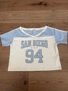 Hollister San Diego 94 Cropped Tee - White & Light Blue